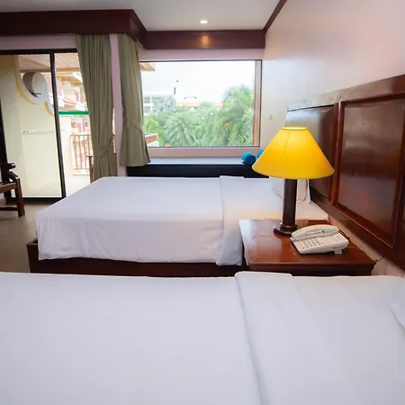 Baumanburi Hotel Patong Exterior photo