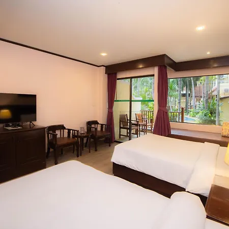 Baumanburi Hotel Patong Exterior photo