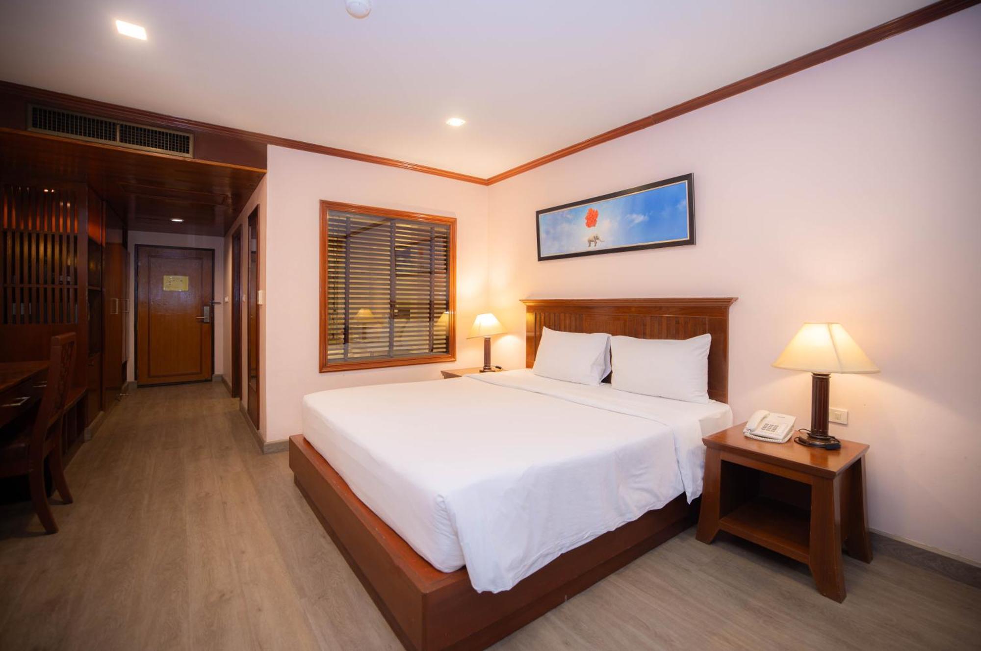 Baumanburi - Sha Extra Hotel Patong