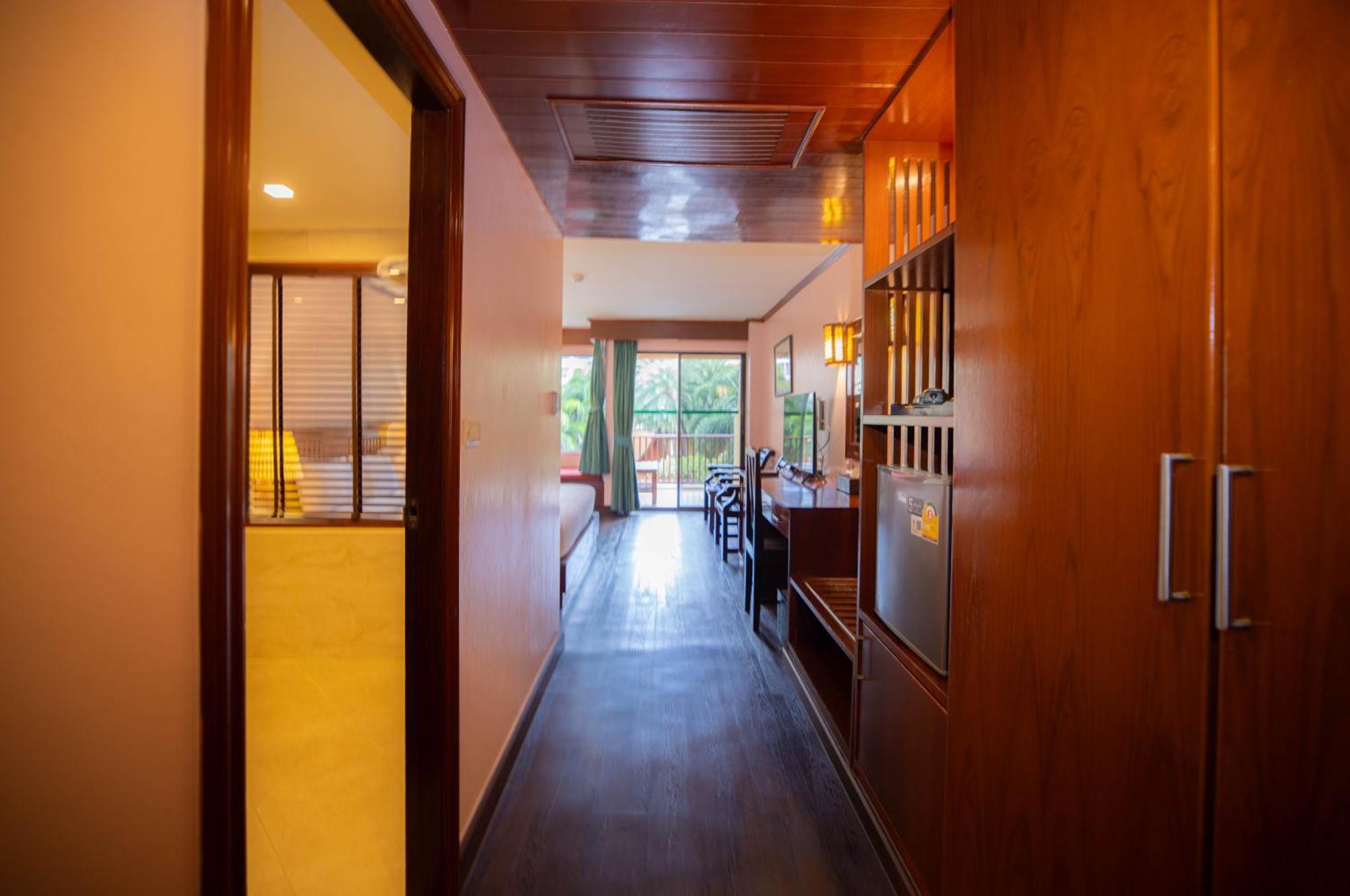 Baumanburi - Sha Extra 4* Patong