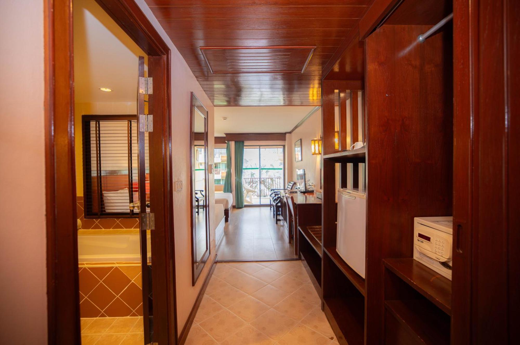 Hotel Baumanburi - Sha Extra
